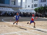 １１月5日　運動会の様子（クラス対抗リレー）です。