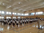 校歌「鑑賞」の様子です。