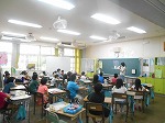 保護者様の読み聞かせの様子です。